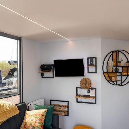 Beautiful Houseboat In Marina Of Volendam Ξενοδοχείο Εξωτερικό φωτογραφία