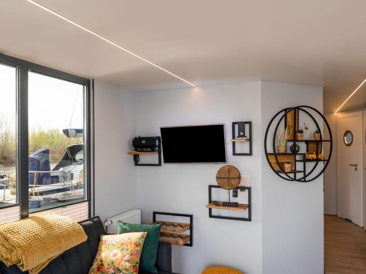 Beautiful Houseboat In Marina Of Volendam Ξενοδοχείο Εξωτερικό φωτογραφία